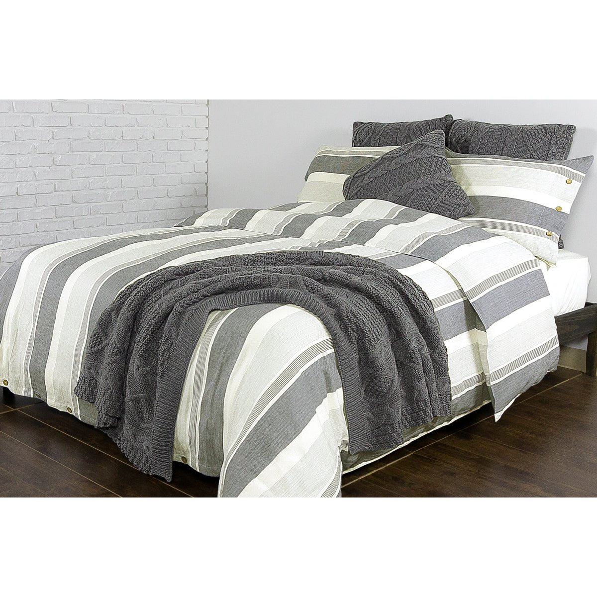 Brevan Duvet With Shams