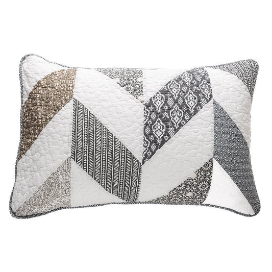 Boathouse Chevron Quilt w/Shams