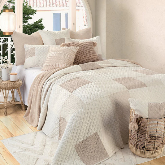 Meringue Quilt w/Shams