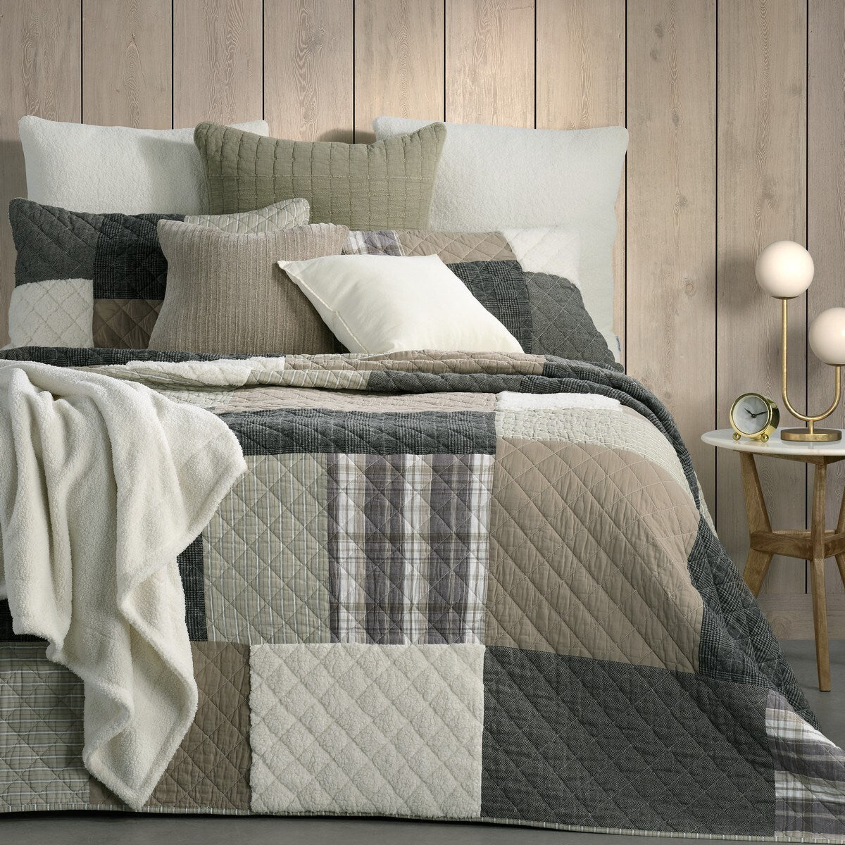Theory Quilt w/Shams